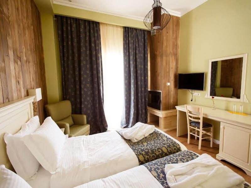 Irenes Resort Káto Loutrákion Dış mekan fotoğraf