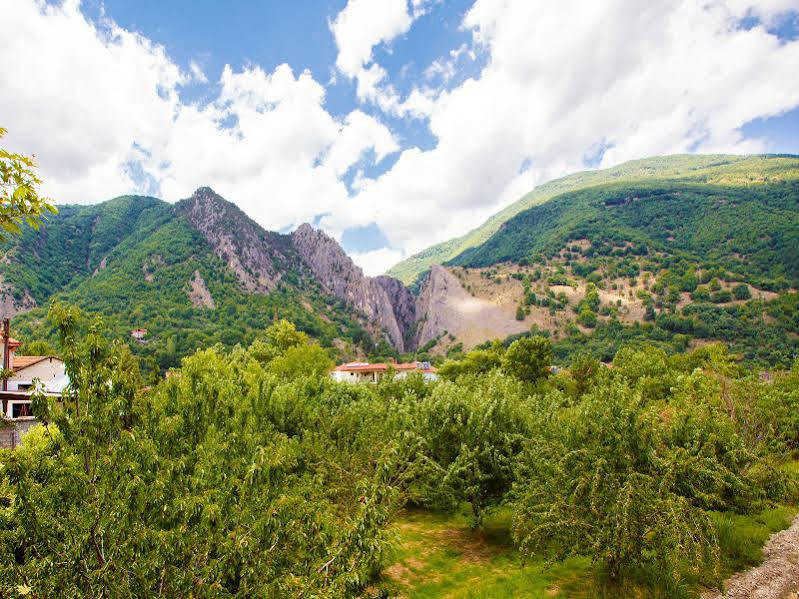 Irenes Resort Káto Loutrákion Dış mekan fotoğraf
